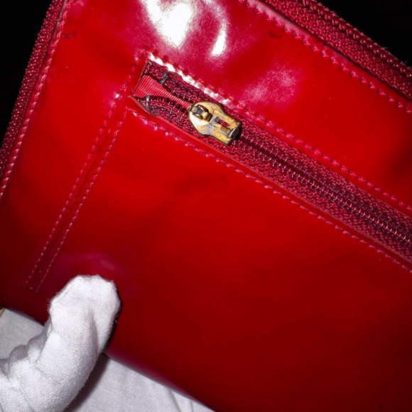 CHANEL CC Logo Patent Leather Zip Around Long Wallet Red vintage converted - Picture 8 of 16
